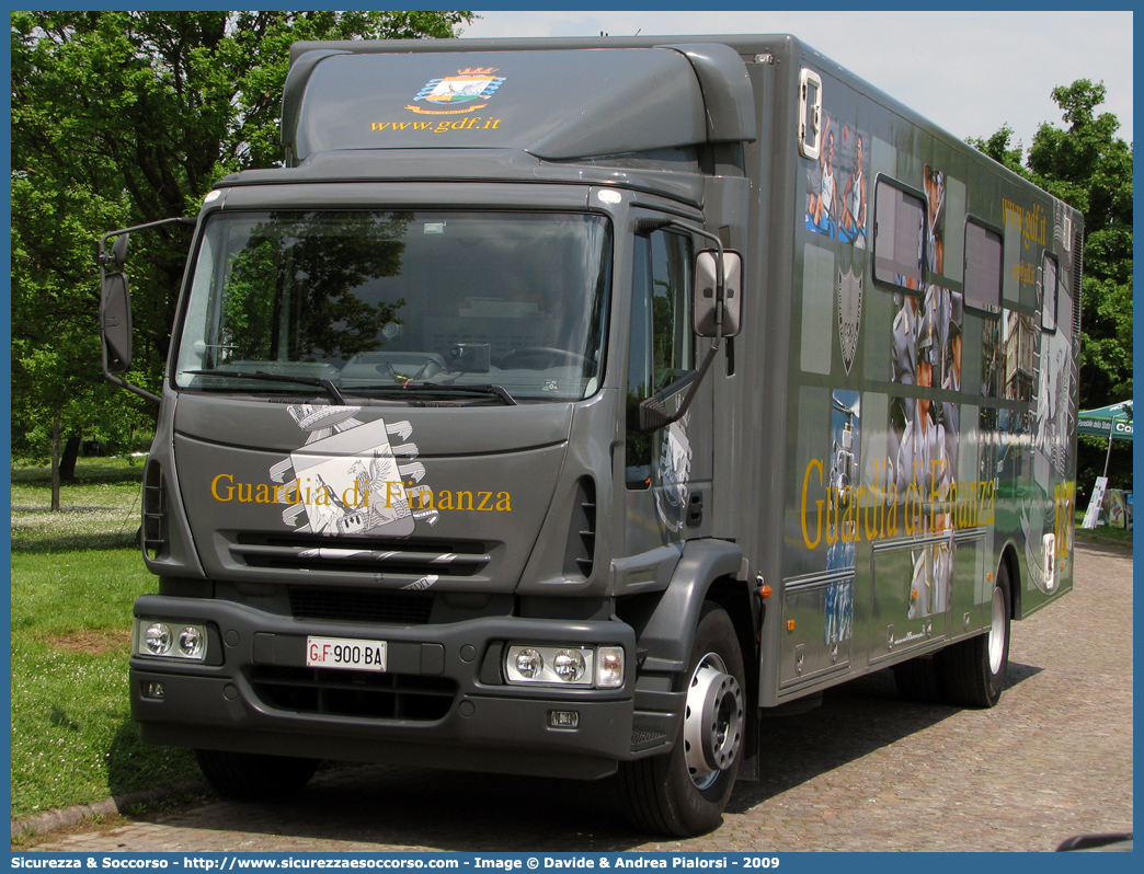 GdiF 900BA
Guardia di Finanza
Iveco EuroCargo 100E18 II serie
Parole chiave: GdiF;G.D.F.;GDF;Guardia di Finanza;Iveco;EuroCargo;100E18