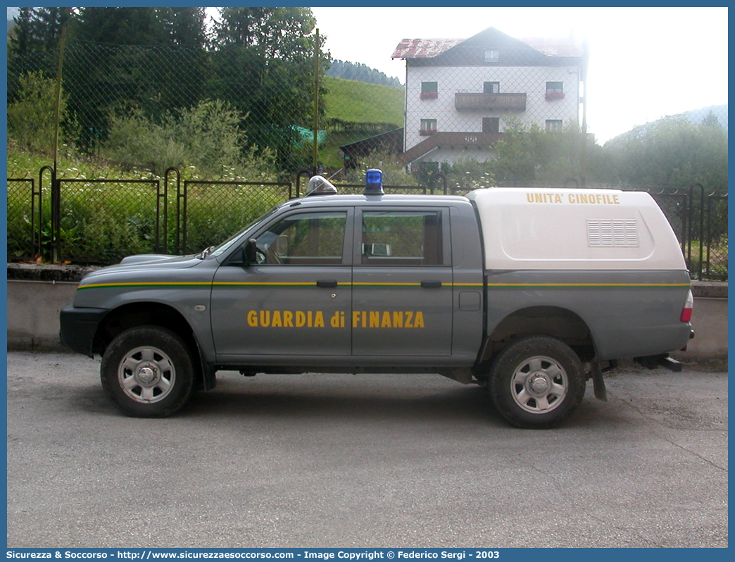 GdiF 906AX
Guardia di Finanza
Servizio Cinofili
Mitsubishi L200 III serie
Allestitore Elevox S.r.l.
Parole chiave: GdiF;G.D.F.;GDF;Guardia di Finanza;Servizio Cinofili;Mitsubishi;L200;Elevox