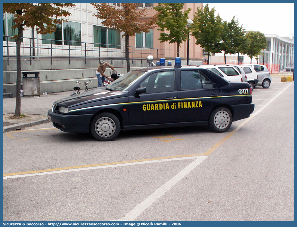 GdiF 963AS
Guardia di Finanza
Alfa Romeo 155
Parole chiave: GdiF963AS;Guardia di Finanza;Alfa Romeo 155