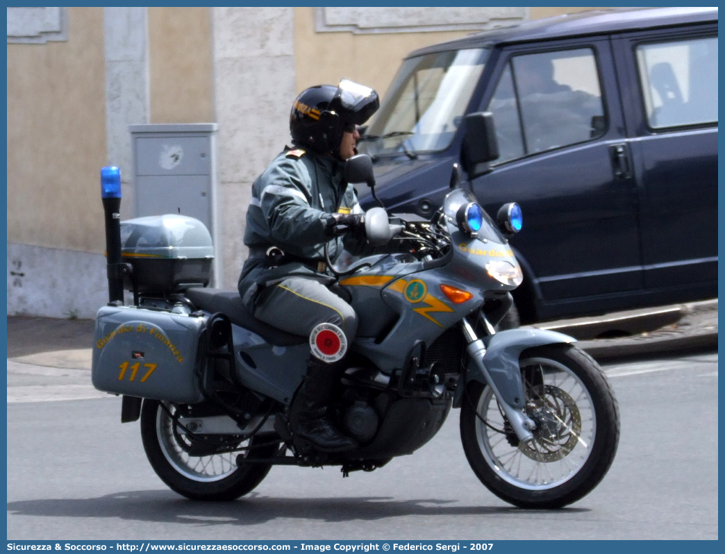 -
Guardia di Finanza
Aprilia Pegaso
Parole chiave: GdiF;G.D.F.;GDF;Guardia;di;Finanza;Aprilia;Pegaso