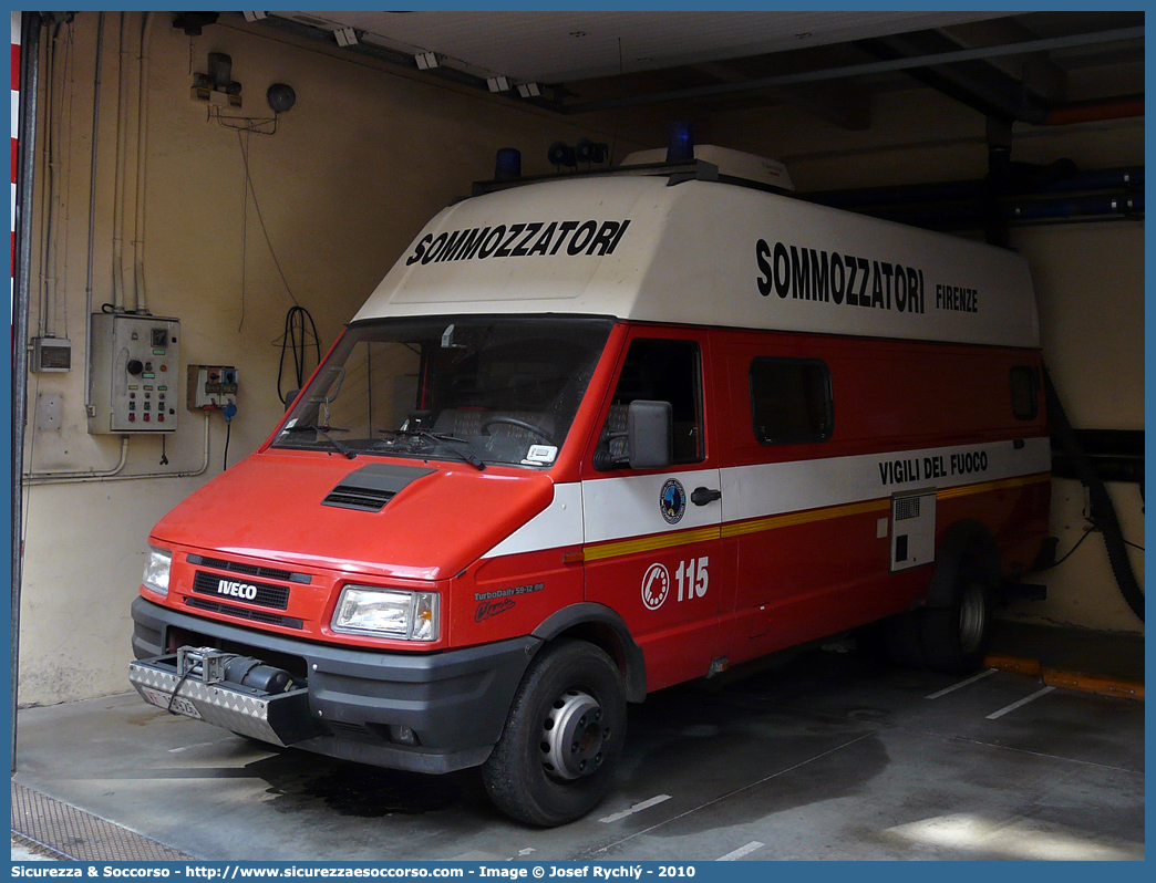 VF 19926
Corpo Nazionale Vigili del Fuoco
Nucleo Soccorso Subacqueo e Acquatico
Iveco Daily 59-12 II serie
Parole chiave: VVF;V.V.F.;Corpo;Nazionale;Vigili;del;Fuoco;Iveco;Daily;59-12;59.12;NSSA;N.S.S.A.;Soccorso;Subacqueo;Acquatico;Sommozzatori;Subacquei