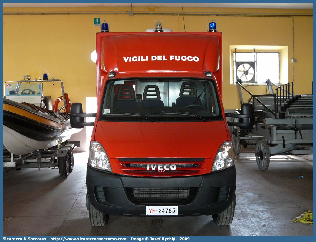 VF 24785
Corpo Nazionale Vigili del Fuoco
Nucleo Aeroportuale
Iveco Daily 65C18 IV serie
Parole chiave: Corpo;Nazionale;Vigili del Fuoco;Vigili;Fuoco;Iveco;Daily;Aeroportuale