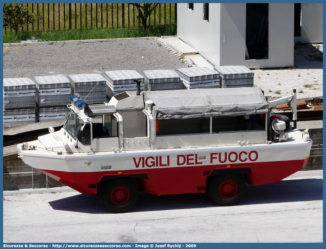 VF 14570
Corpo Nazionale Vigili del Fuoco
Veicoli per Interventi in Ambiente Ostile
Iveco 6640 G
Parole chiave: VVF;V.V.F.;Corpo;Nazionale;Vigili;del;Fuoco;Ambiente;Ostile;Iveco;6640;G