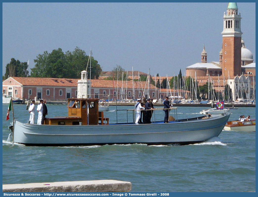 -
Marina Militare Italiana
Flotta Navale
Naviglio Locale
Parole chiave: MMI;M.M.I.;Marina;Militare;Italiana;Flotta;Navale;Naviglio;Locale