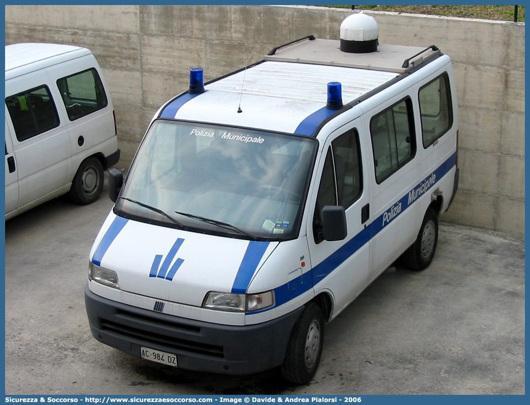 -
Polizia Municipale
Comune di Imola
Fiat Ducato II serie
Parole chiave: Polizia;Locale;Municipale;Imola;Fiat;Ducato