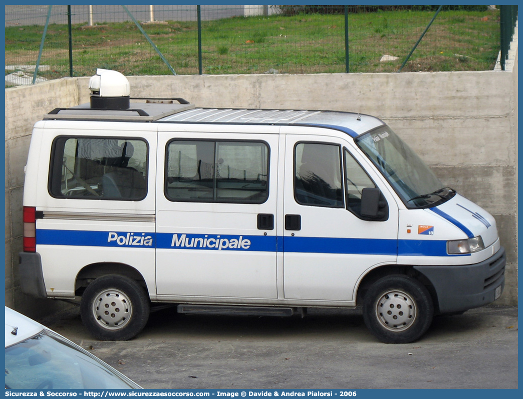 -
Polizia Municipale
Comune di Imola
Fiat Ducato II serie
(variante)
Parole chiave: Polizia;Locale;Municipale;Imola;Fiat;Ducato