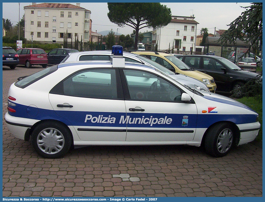 -
Polizia Municipale
Comune di Malalbergo
Fiat Brava
Parole chiave: Polizia;Locale;Municipale;Malalbergo;Fiat;Brava