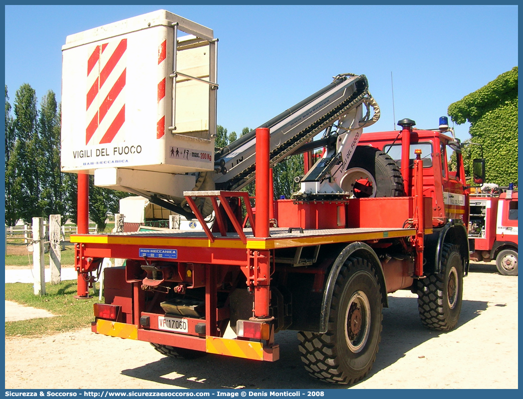 VF 17060
Corpo Nazionale Vigili del Fuoco
Man Meccanica 99 Evoluzione 4x4
Parole chiave: Corpo;Nazionale;Vigili del Fuoco;Vigili;Fuoco;AutoScala;AS;Man;Meccanica;99;Evoluzione;4x4;17060