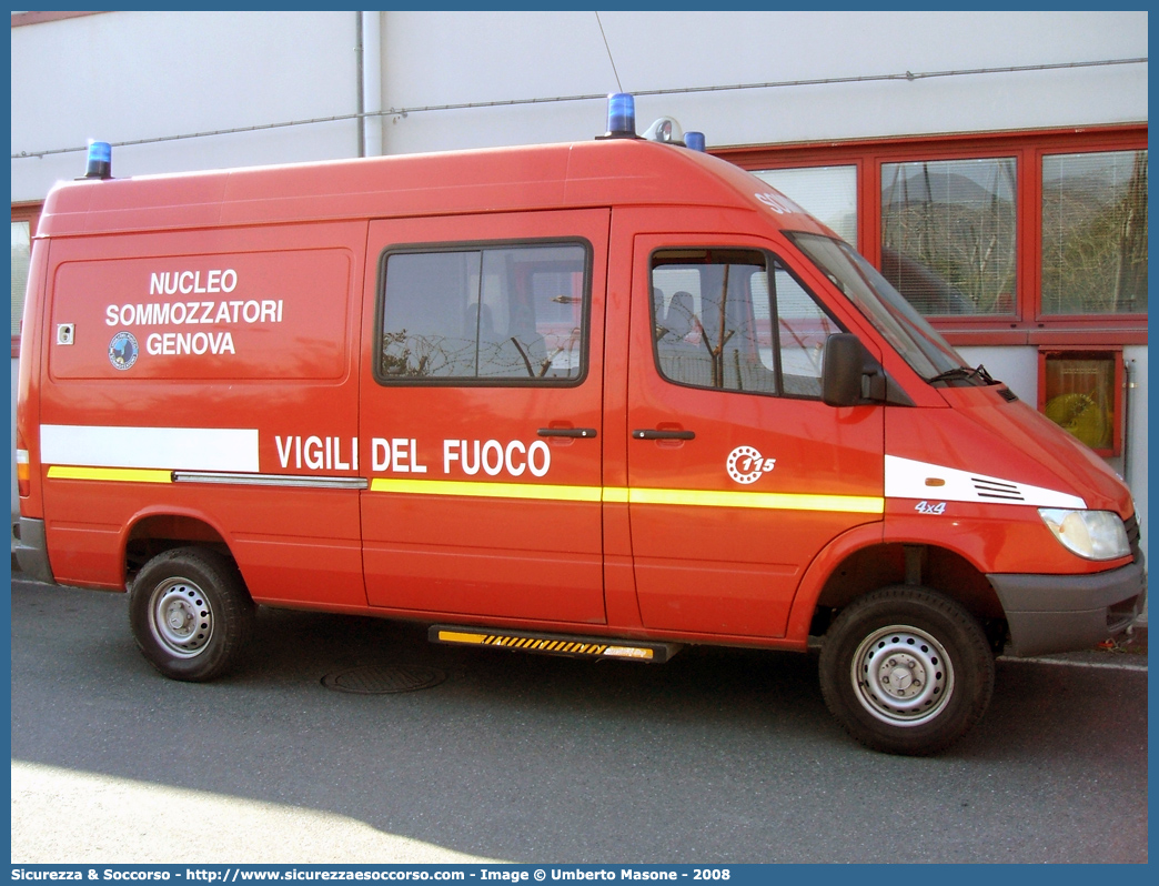 VF 21762
Corpo Nazionale Vigili del Fuoco
Nucleo Soccorso Subacqueo e Acquatico
Mercedes Benz Sprinter 316 4x4 I serie restyling
Parole chiave: VVF;V.V.F.;Corpo;Nazionale;Vigili;del;Fuoco;Mercedes Benz;Sprinter;NSSA;N.S.S.A.;Soccorso;Subacqueo;Acquatico;Sommozzatori;Subacquei