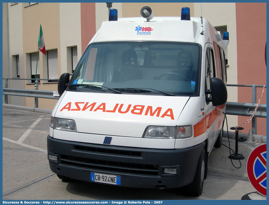 -
118 Mantova
Fiat Ducato II serie
Allestitore Boneschi S.r.l.
Parole chiave: 118;AREU;A.R.E.U.;S.S.U.Em.;SSUEm;Lombardia;Mantova;Ambulanza;Fiat;Ducato;Savio