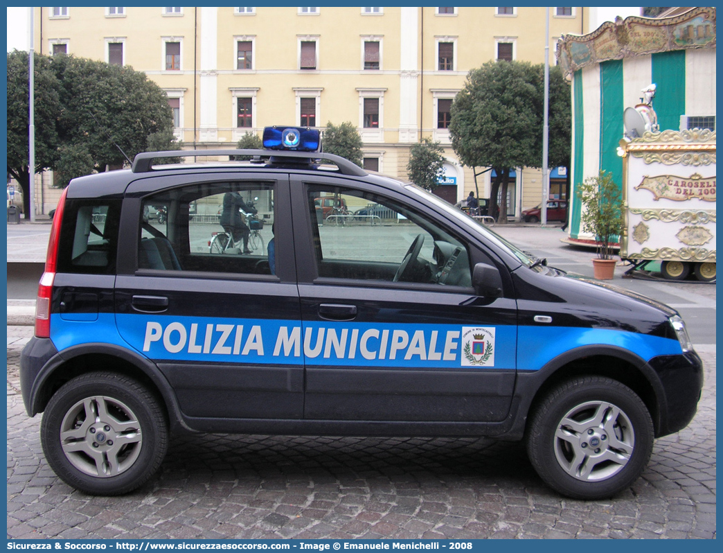 Polizia Locale YA048AC
Polizia Municipale
Comune di Montecastrilli
Fiat Nuova Panda 4x4
Parole chiave: Polizia;Locale;Municipale;Montecastrilli;Fiat;Nuova Panda;YA048AC