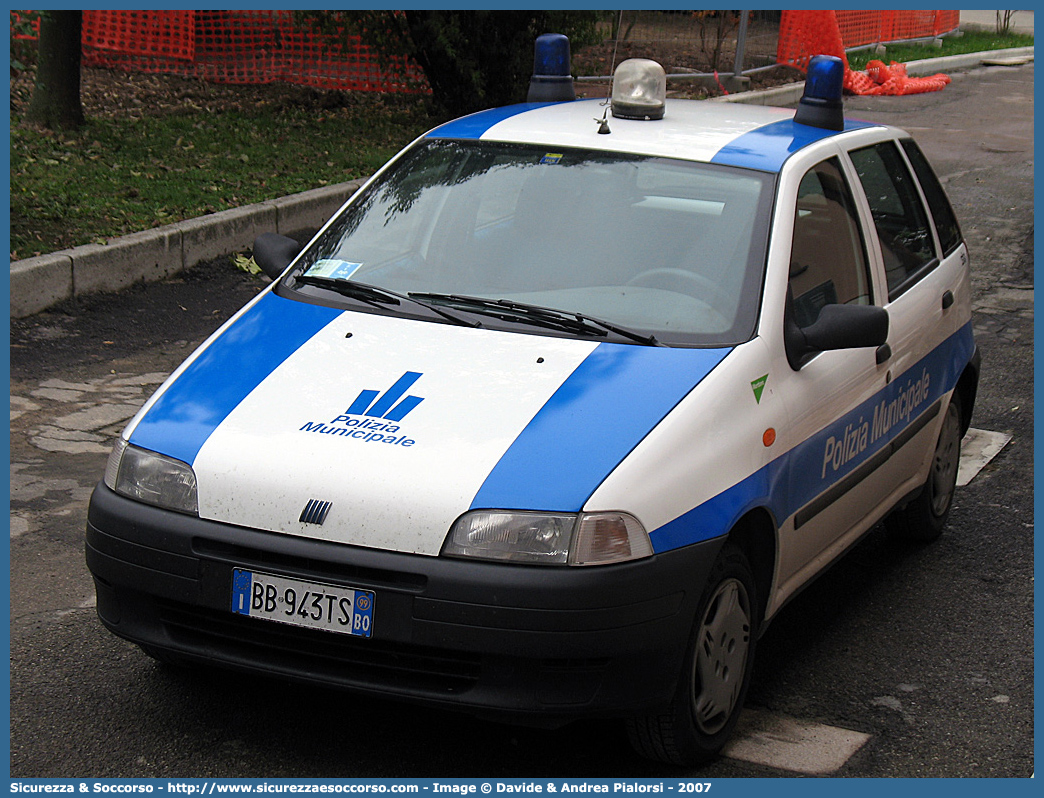 -
Polizia Municipale
Comune di Mordano
Fiat Punto I serie
Allestitore Focaccia Group S.r.l.
Parole chiave: Polizia;Municipale;Locale;Mordano;Fiat;Punto;Focaccia