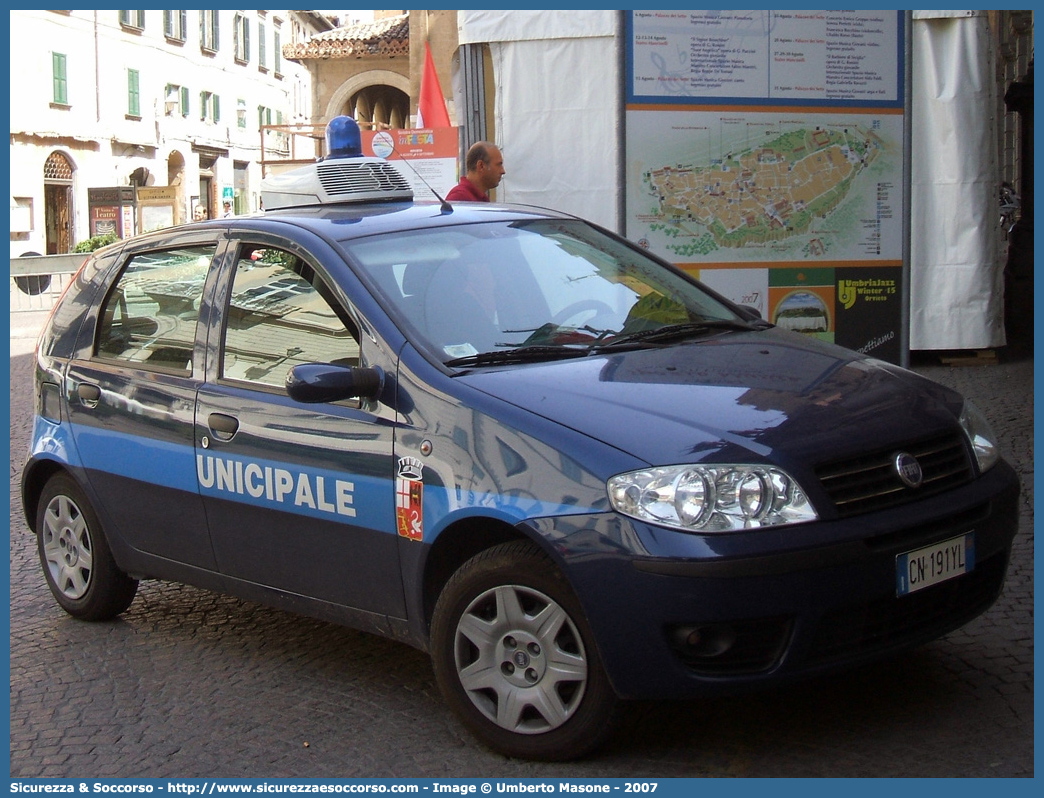 -
Polizia Municipale
Comune di Orvieto
Fiat Punto III serie
Parole chiave: Polizia;Locale;Municipale;Orvieto;Fiat;Punto