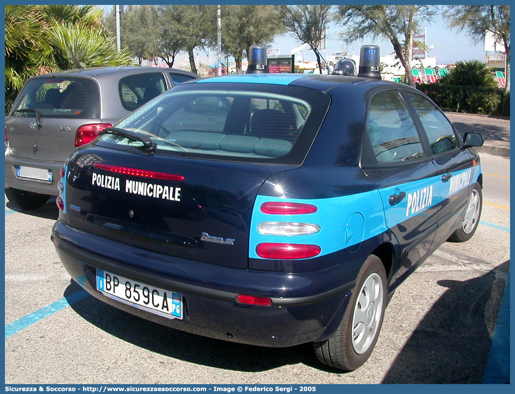 -
Polizia Municipale
Comune di Perugia
Fiat Brava
Parole chiave: Polizia;Locale;Municipale;Perugia;Fiat;Brava