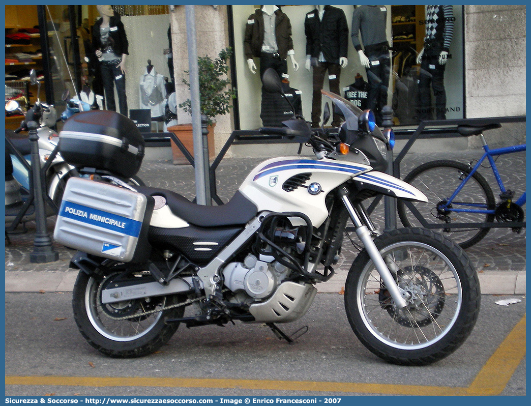 -
Polizia Municipale
Comune di Pesaro
Bmw F650GS
Parole chiave: Polizia;Locale;Municipale;Pesaro;Bmw;F650GS