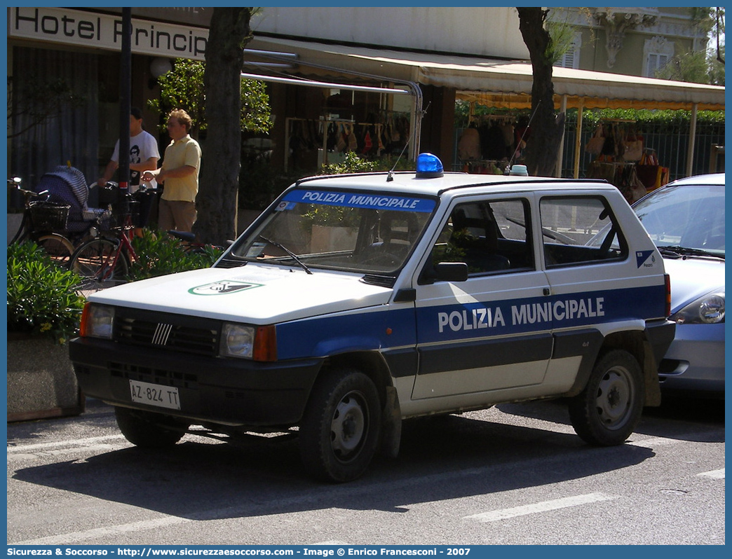 -
Polizia Municipale
Comune di Pesaro
Fiat Panda 4x4 II serie
Parole chiave: Polizia;Locale;Municipale;Pesaro;Fiat;Panda