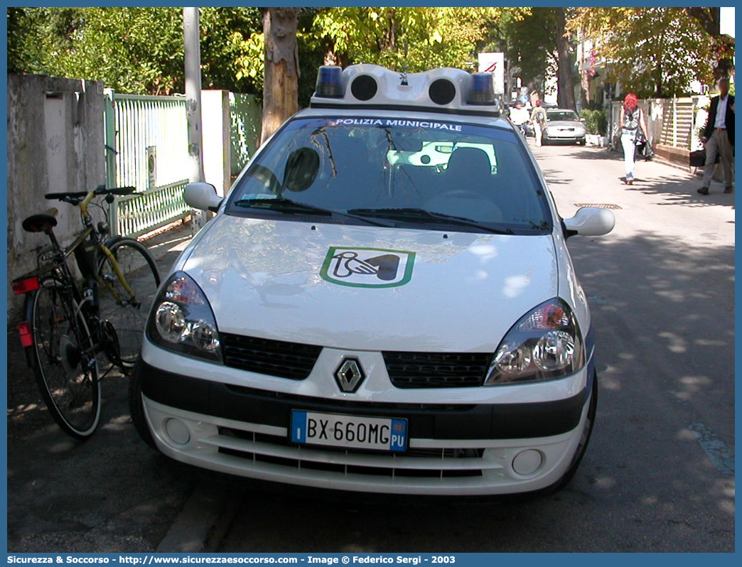 -
Polizia Municipale
Unione Comuni Pian del Bruscolo
Renault Clio III serie
Parole chiave: Polizia;Locale;Municipale;Pian del Bruscolo;Colbordolo;Monteciccardo;Montelabbate;Sant'Angelo in Lizzola;Sant Angelo in Lizzola;Tavullia;Renault;Clio