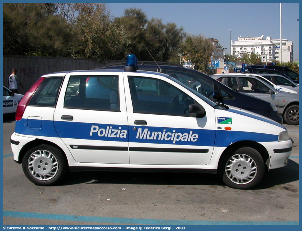 -
Polizia Municipale
Comune di Pianoro
Fiat Punto I serie
Parole chiave: Polizia;Locale;Municipale;Pianoro;Fiat;Punto