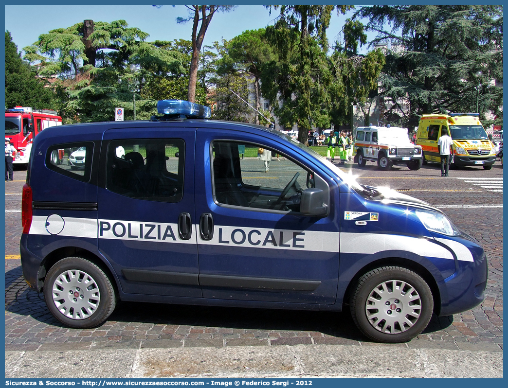 Polizia Locale YA681AJ
Polizia Locale
Comune di Verona
Fiat Qubo
Allestitore Focaccia Group S.r.l.
Parole chiave: PL;P.L.;PM;P.M.;Polizia;Locale;Municipale;Verona;Fiat;Qubo;Focaccia