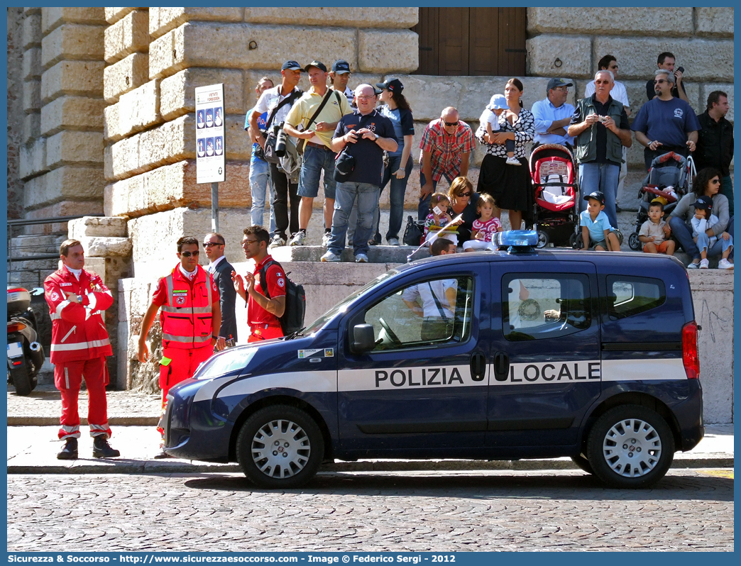 Polizia Locale YA681AJ
Polizia Locale
Comune di Verona
Fiat Qubo
Allestitore Focaccia Group S.r.l.
Parole chiave: PL;P.L.;PM;P.M.;Polizia;Locale;Municipale;Verona;Fiat;Qubo;Focaccia