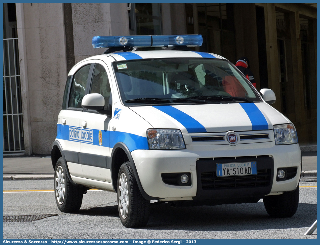 Polizia Locale YA510AD
Polizia Locale
Comune di Trieste
Fiat Nuova Panda 4x4 I serie
Parole chiave: Polizia;Municipale;Locale;Trieste;Fiat;Nuova;Panda;4x4;YA517AD