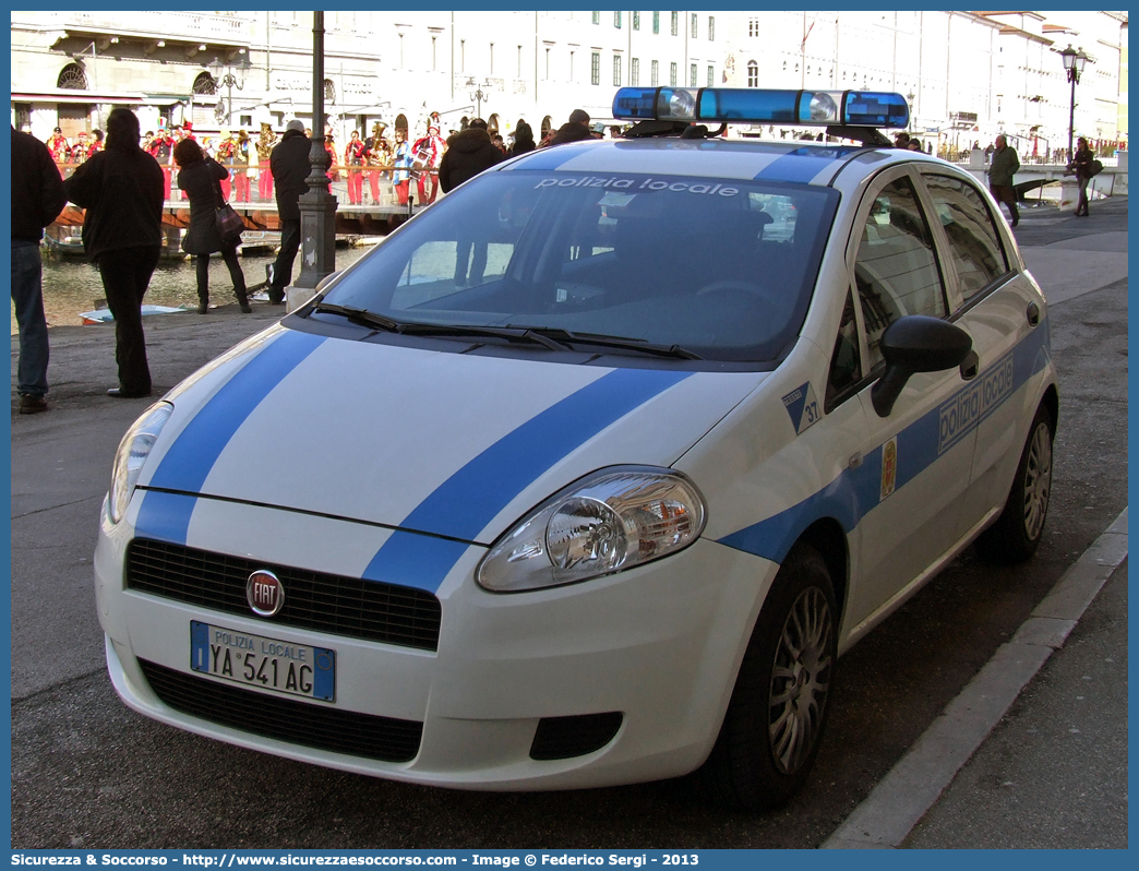 Polizia Locale YA541AG
Polizia Locale
Comune di Trieste
Fiat Grande Punto

Parole chiave: PL;P.L.;Polizia;Municipale;Locale;Trieste;Fiat;Grande Punto