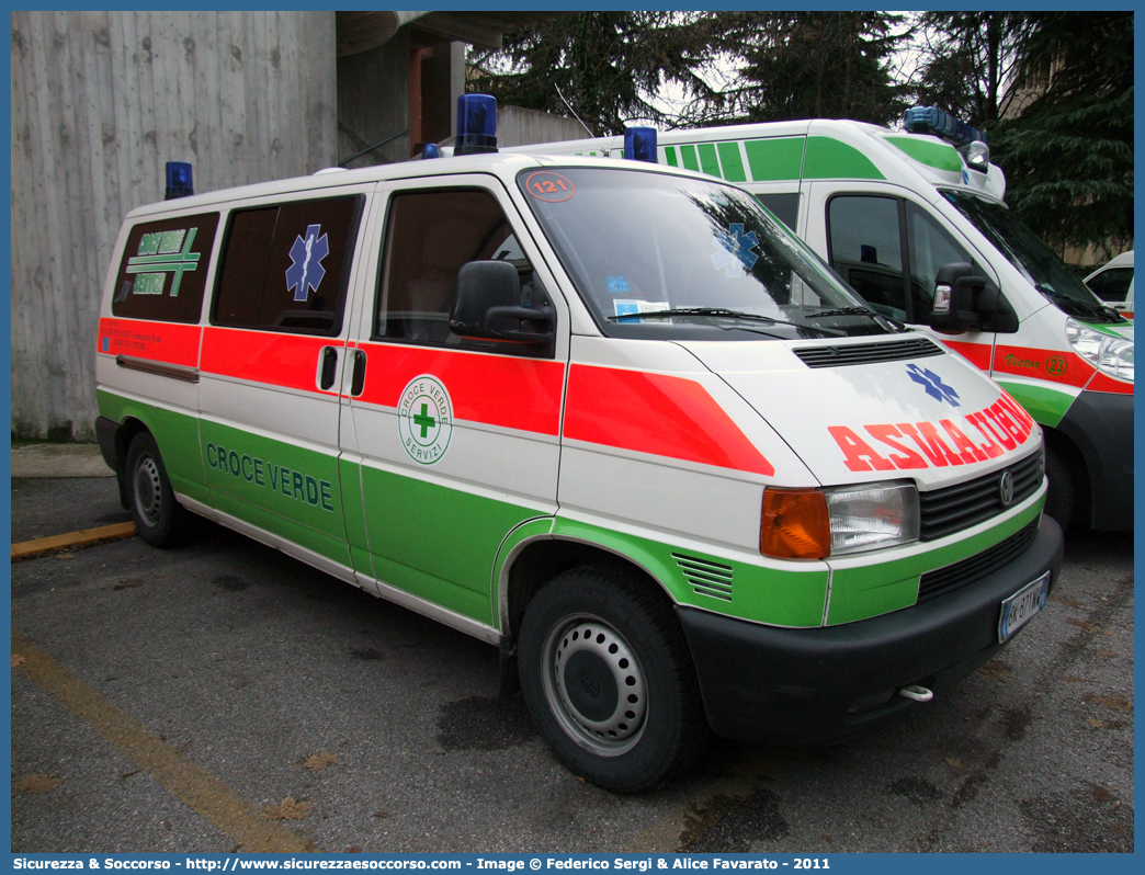 121
Croce Verde Servizi
Volkswagen Transporter T4
Allestitore MAF S.n.c.
Parole chiave: Croce Verde Servizi;Padova;Ambulanza;Volkswagen;Transporter T4;MAF