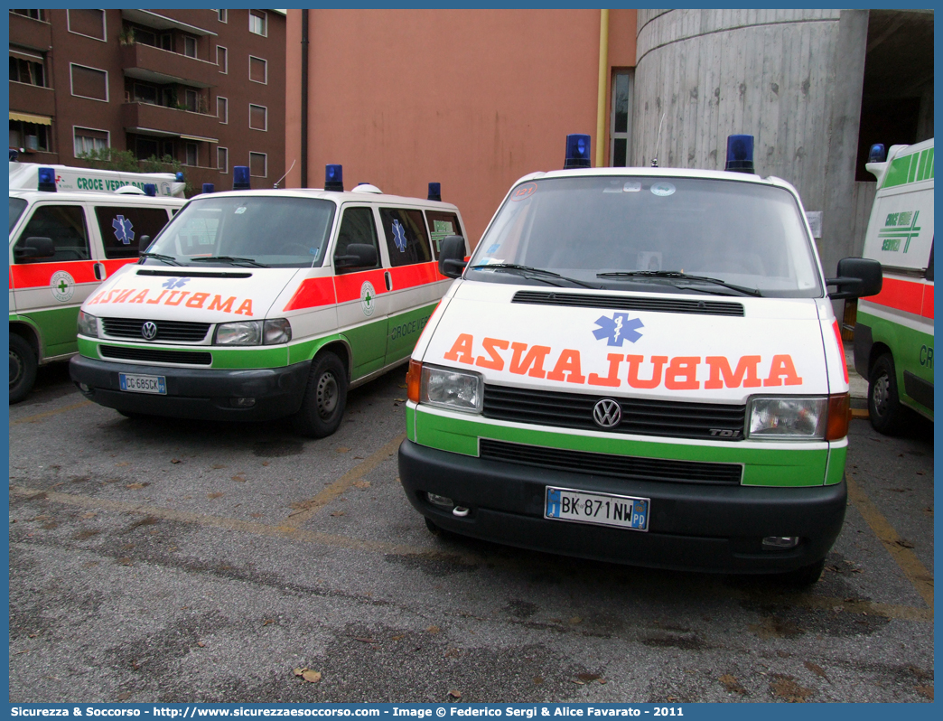 121
Croce Verde Servizi
Volkswagen Transporter T4
Allestitore MAF S.n.c.
Parole chiave: Croce Verde Servizi;Padova;Ambulanza;Volkswagen;Transporter T4;MAF