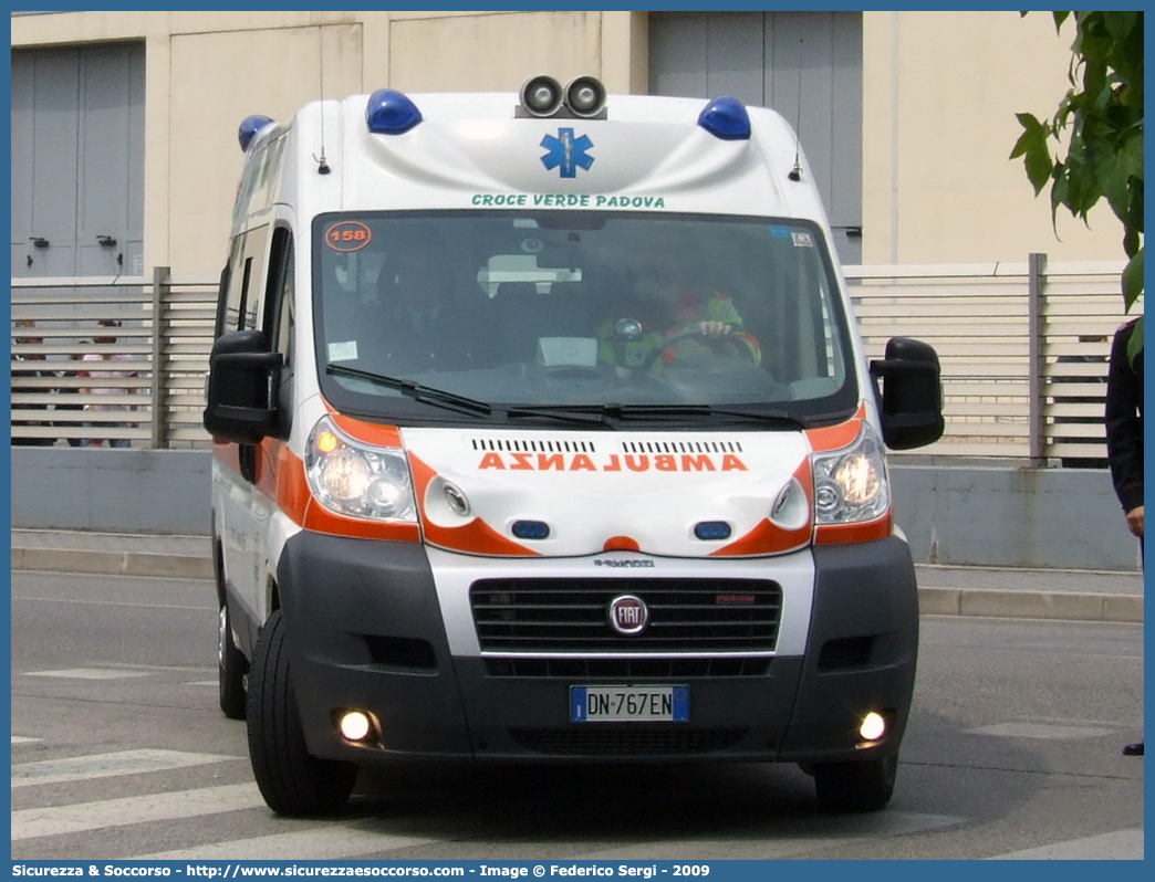 158
Pia Opera Croce Verde Padova
Fiat Ducato III serie
Allestitore Bollanti S.r.l.
Parole chiave: Pia;Opera;Croce;Verde;Padova;Ambulanza;Fiat;Ducato;X250;Bollanti