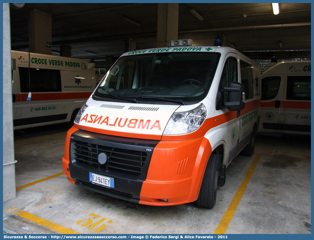 177
Pia Opera Croce Verde Padova
Fiat Ducato III serie
Allestitore Alea Italia S.r.l.
Parole chiave: Pia;Opera;Croce;Verde;Padova;Ambulanza;Fiat;Ducato;X250;Alea