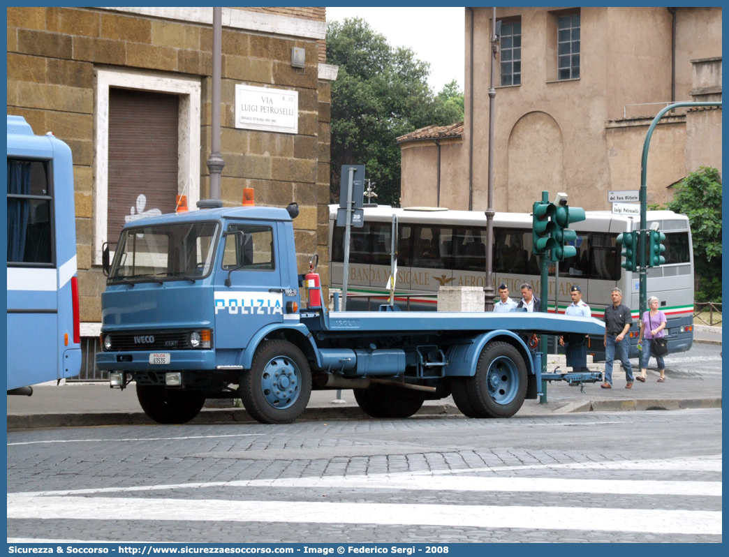 Polizia 63535
Polizia di Stato
Fiat Iveco 100-13
Allestitore Isoli S.p.A.
Parole chiave: PS;P.S.;Polizia;di;Stato;Fiat;Iveco;100-13;Isoli;Carroattrezzi;Carro Attrezzi