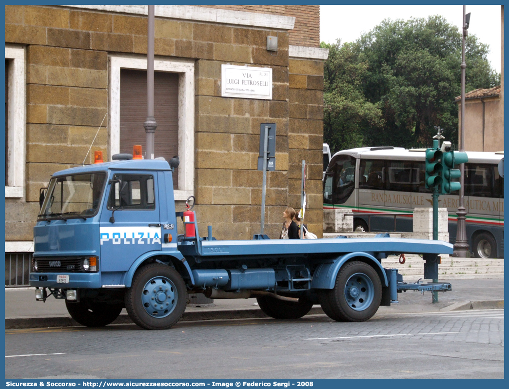 Polizia 63535
Polizia di Stato
Fiat Iveco 100-13
Allestitore Isoli S.p.A.
Parole chiave: PS;P.S.;Polizia;di;Stato;Fiat;Iveco;100-13;Isoli;Carroattrezzi;Carro Attrezzi