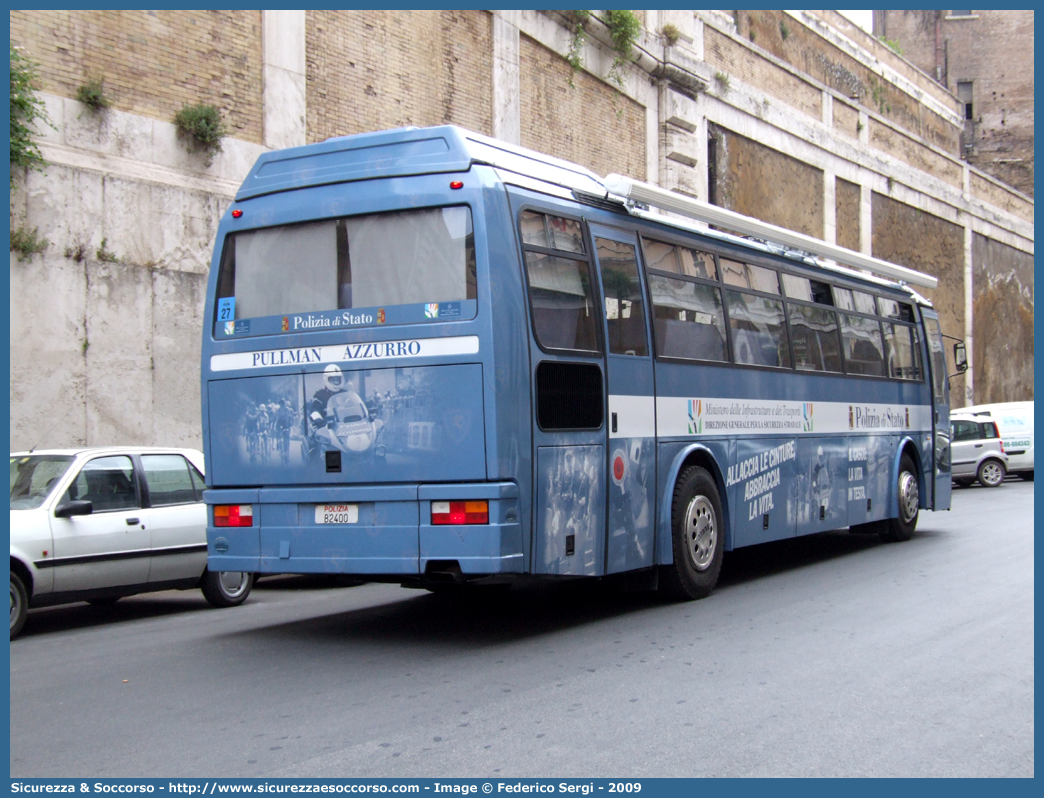 Polizia B2400
Polizia di Stato
Polizia Stradale
Iveco 370SE "Pullman Azzurro"
(I variante)
Parole chiave: Polizia;Stato;Polizia di Stato;Stradale;Iveco;370SE;Pullman Azzurro;B2400