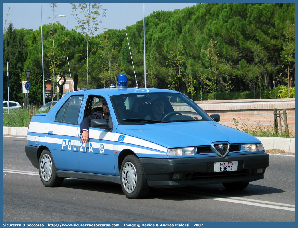 Polizia B9674
Polizia di Stato
Polizia Stradale
Alfa Romeo 155
Parole chiave: Polizia di Stato;Polizia;PS;Polizia Stradale;Alfa Romeo;155;B9674