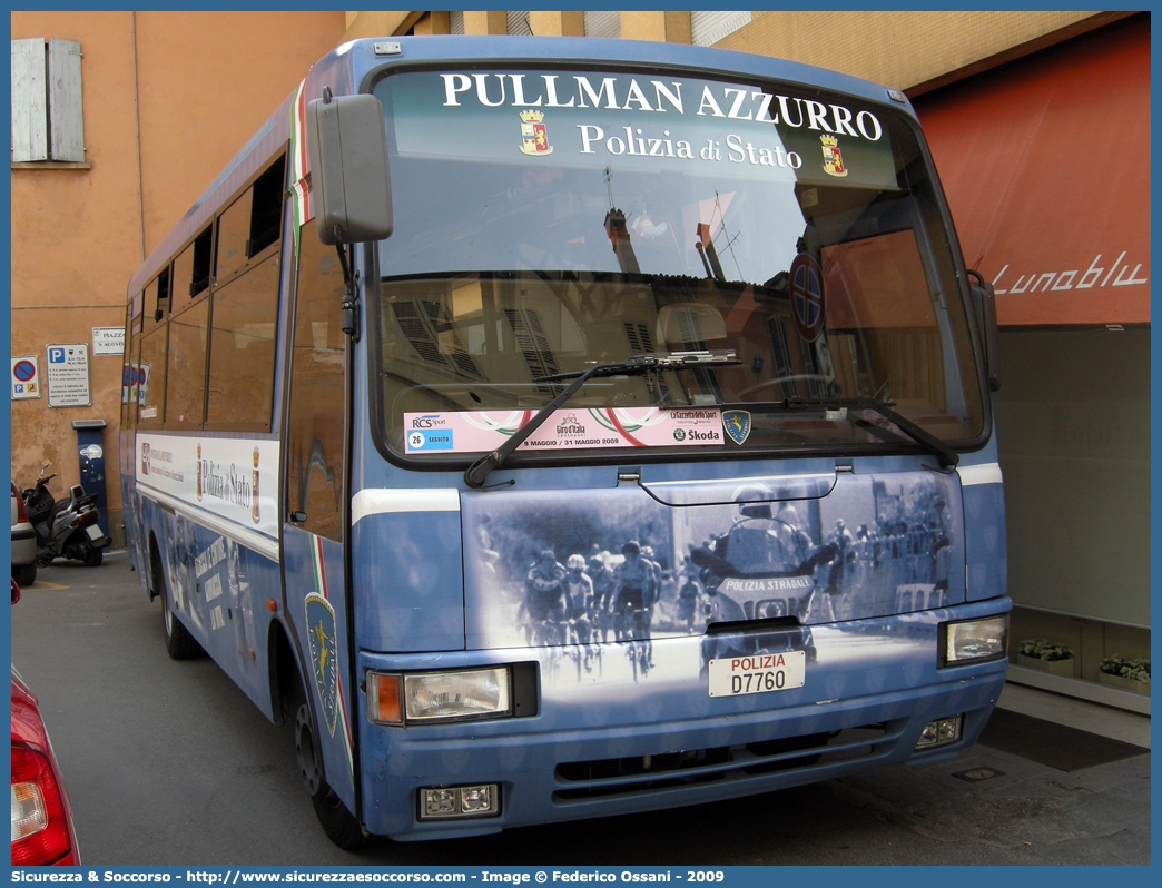 Polizia D7760
Polizia di Stato
Polizia Stradale
Iveco Cacciamali 100E18
"Pullman Azzurro"
(variante)
Parole chiave: Polizia;Stato;Polizia di Stato;Stradale;Iveco;Cacciamali;100E18;Pullman Azzurro;D7760