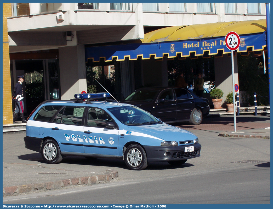 Polizia E0251
Polizia di Stato
Polizia Stradale
Fiat Marea Weekend
Parole chiave: Polizia di Stato;Polizia;PS;Polizia Stradale;Fiat;Marea Weekend;E0251