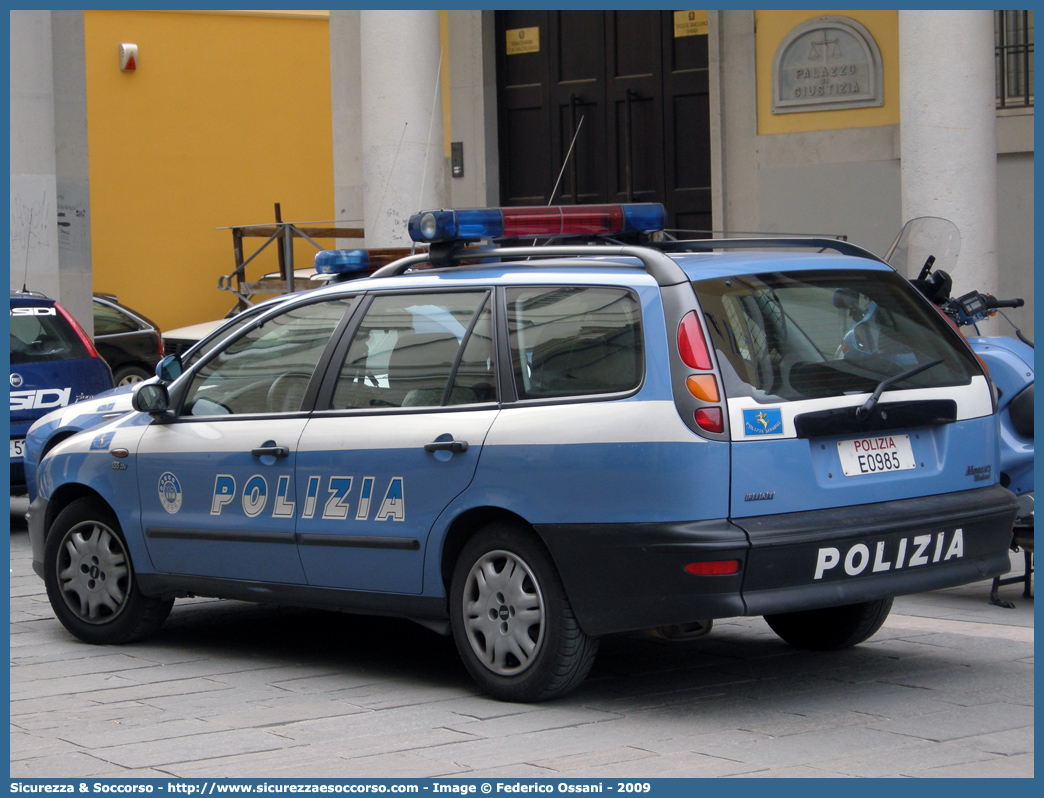 Polizia E0985
Polizia di Stato
Polizia Stradale
Fiat Marea Weekend
Parole chiave: Polizia di Stato;Polizia;PS;Polizia Stradale;Fiat;Marea Weekend;E0985