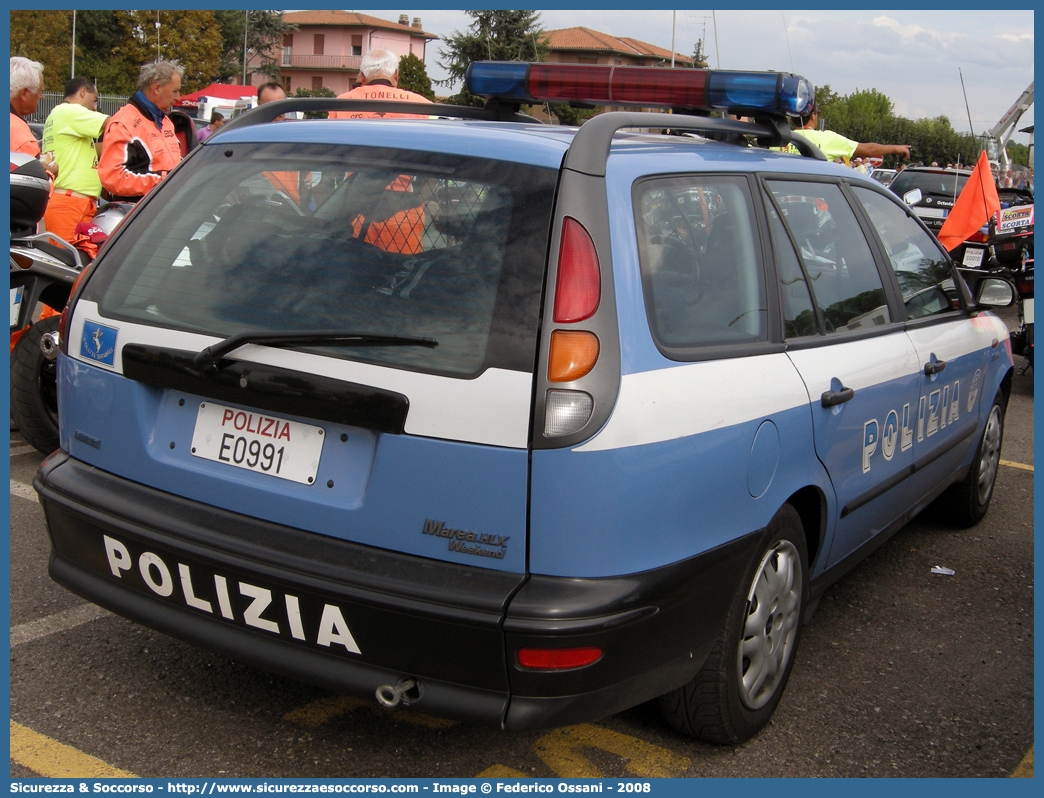 Polizia E0991
Polizia di Stato
Polizia Stradale
Fiat Marea Weekend
Parole chiave: Polizia di Stato;Polizia;PS;Polizia Stradale;Fiat;Marea Weekend;E0991