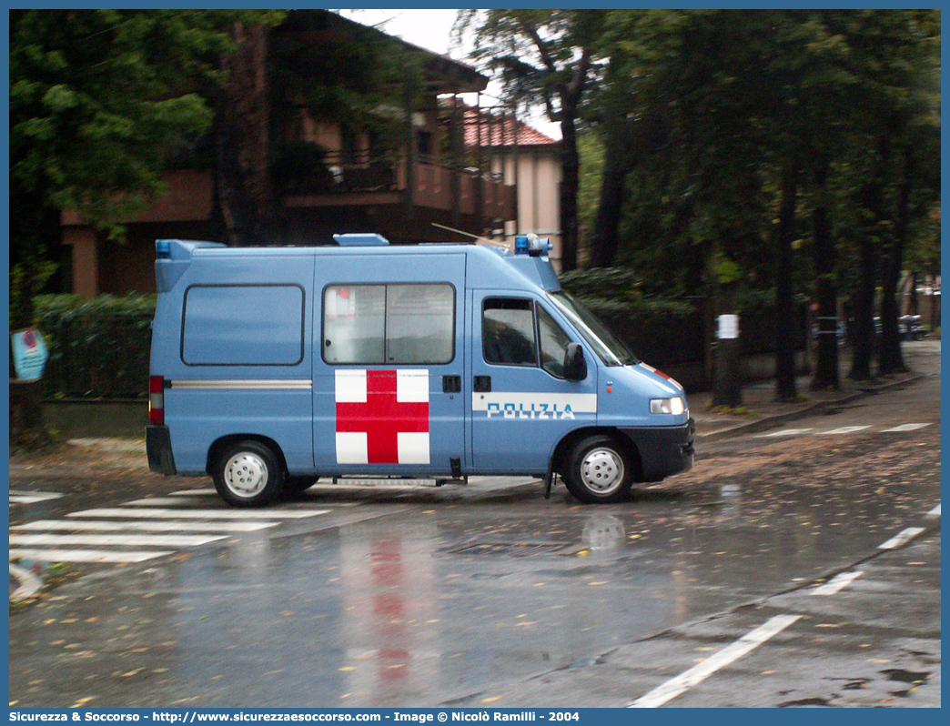 Polizia E6287
Polizia di Stato
Servizio Sanitario
Fiat Ducato II serie
Parole chiave: Polizia di Stato;Polizia;PS;Servizio Sanitario;Fiat;Ducato II serie;Ambulanza;E6287