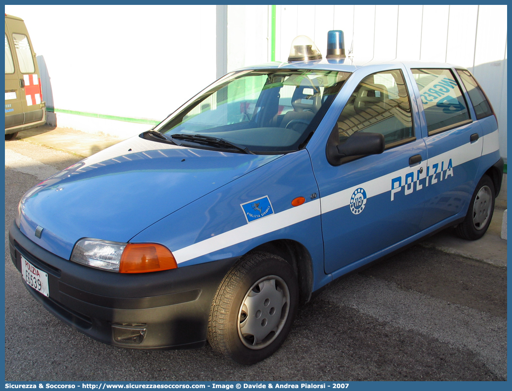 Polizia E6539
Polizia di Stato
Polizia Stradale
Fiat Punto I serie
Parole chiave: Polizia di Stato;Polizia;PS;Polizia Stradale;Fiat;Punto I serie;E6539