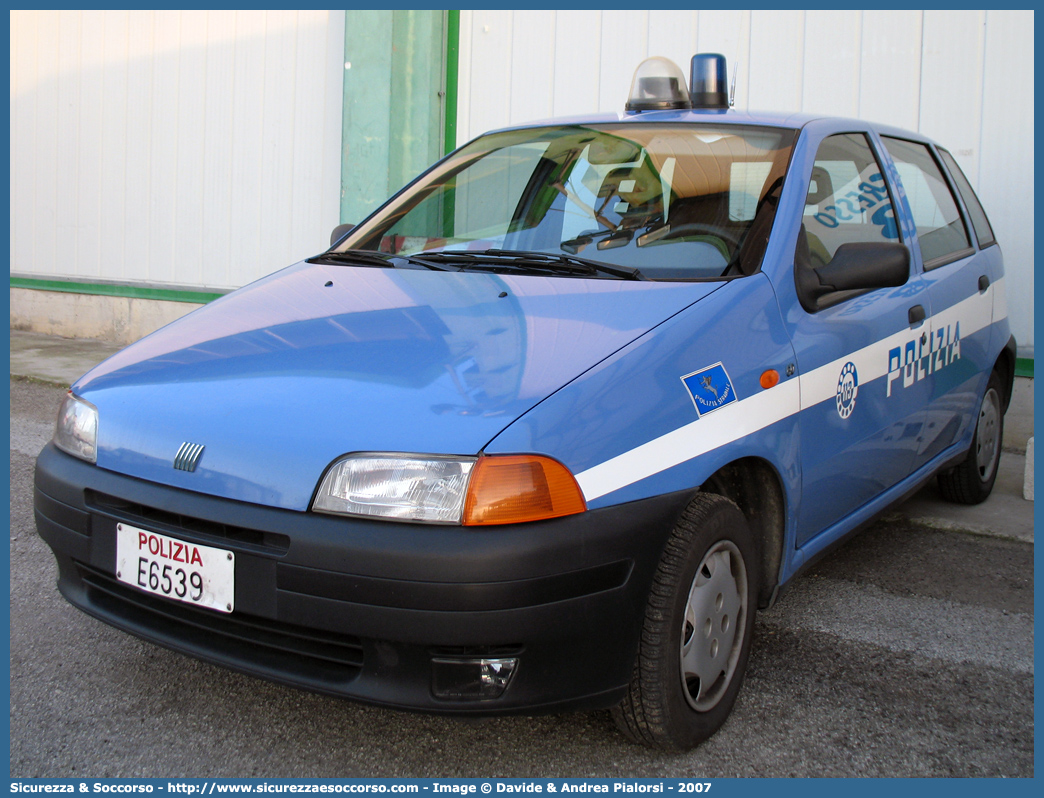 Polizia E6539
Polizia di Stato
Polizia Stradale
Fiat Punto I serie
Parole chiave: Polizia di Stato;Polizia;PS;Polizia Stradale;Fiat;Punto I serie;E6539