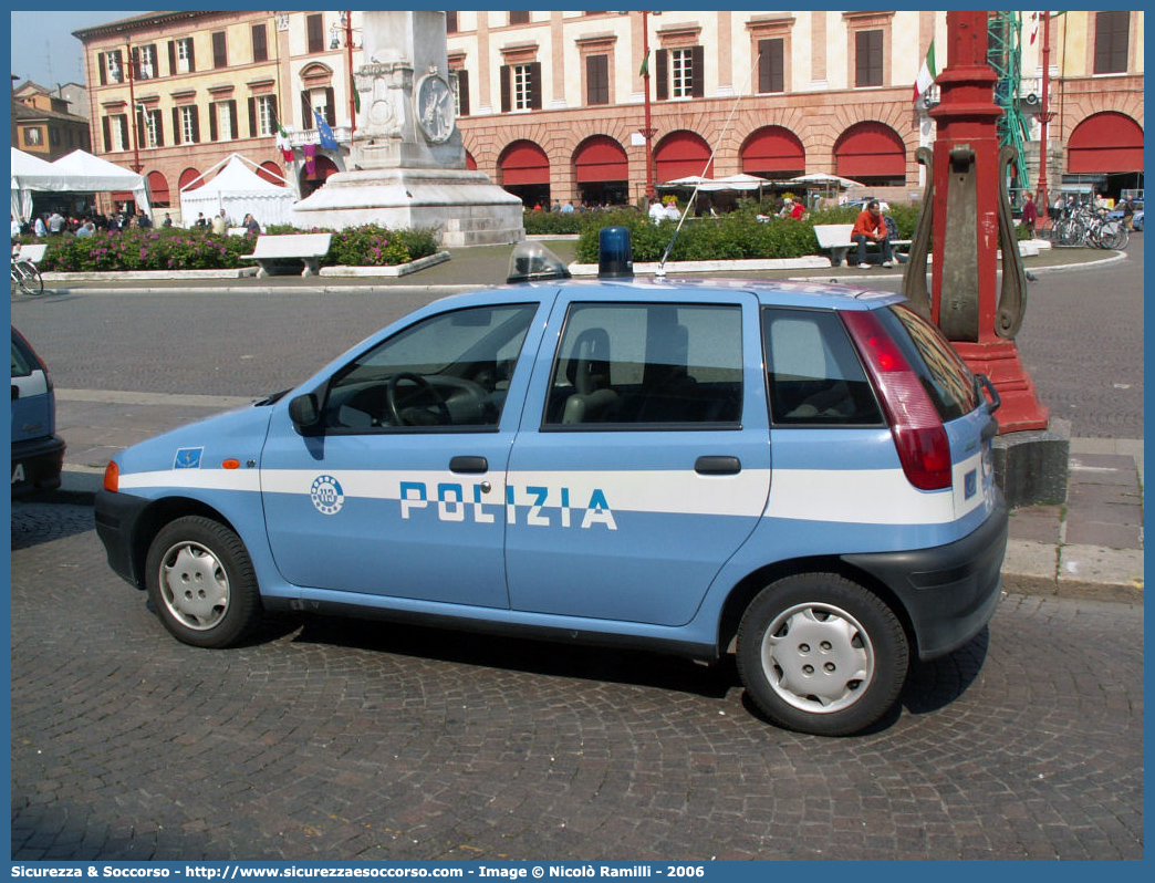 Polizia E6539
Polizia di Stato
Polizia Stradale
Fiat Punto I serie
Parole chiave: Polizia di Stato;Polizia;PS;Polizia Stradale;Fiat;Punto I serie;E6539