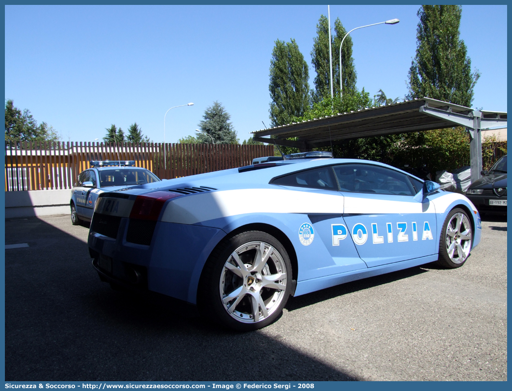 Polizia E8379
Polizia di Stato
Polizia Stradale
Lamborghini Gallardo
(variante)
Parole chiave: Polizia di Stato;Polizia;PS;Polizia Stradale;Lamborghini;Gallardo;E8379