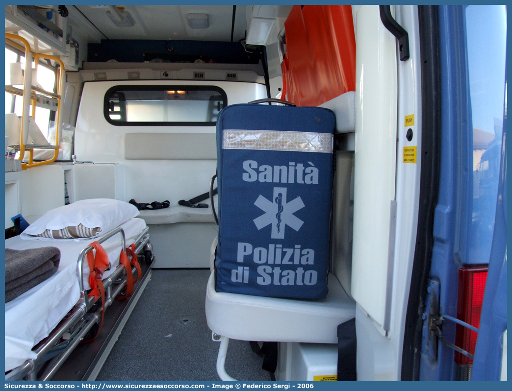 Polizia E8825
Polizia di Stato
Servizio Sanitario
Fiat Ducato II serie
Parole chiave: PS;P.S.;Polizia;di;Stato;Pubblica;Sicurezza;Servizio;Sanitario;Fiat;Ducato;Savio;Boneschi