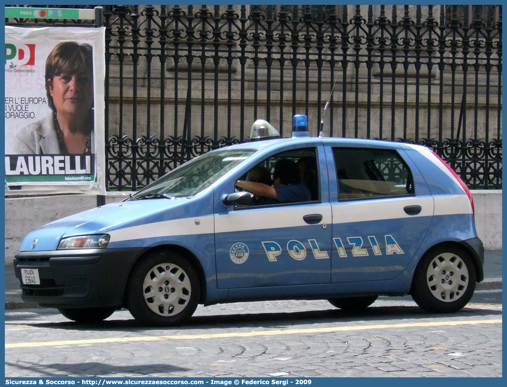 Polizia E9640
Polizia di Stato
Fiat Punto II serie
Parole chiave: Polizia di Stato;Polizia;PS;Fiat;Punto;E9640