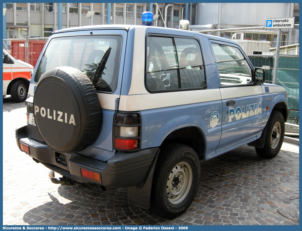 Polizia E9798
Polizia di Stato
Polizia Stradale
Mitsubishi Pajero V20 SWB
Parole chiave: PS;P.S.;Polizia;di;Stato;Polizia;Pubblica;Sicurezza;Stradale;Mitsubishi;Pajero;V20;SWB