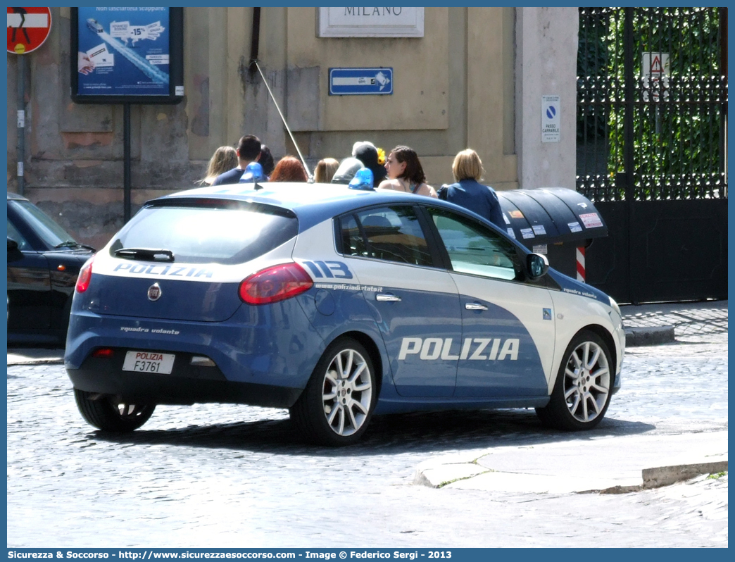 Polizia F3761
Polizia di Stato
Squadra Volante
Fiat Nuova Bravo
(unico esemplare livrea sperimentale)
Parole chiave: PS;P.S.;Polizia;Polizia di Stato;Squadra;Volante;Fiat;Nuova;Bravo;F3761