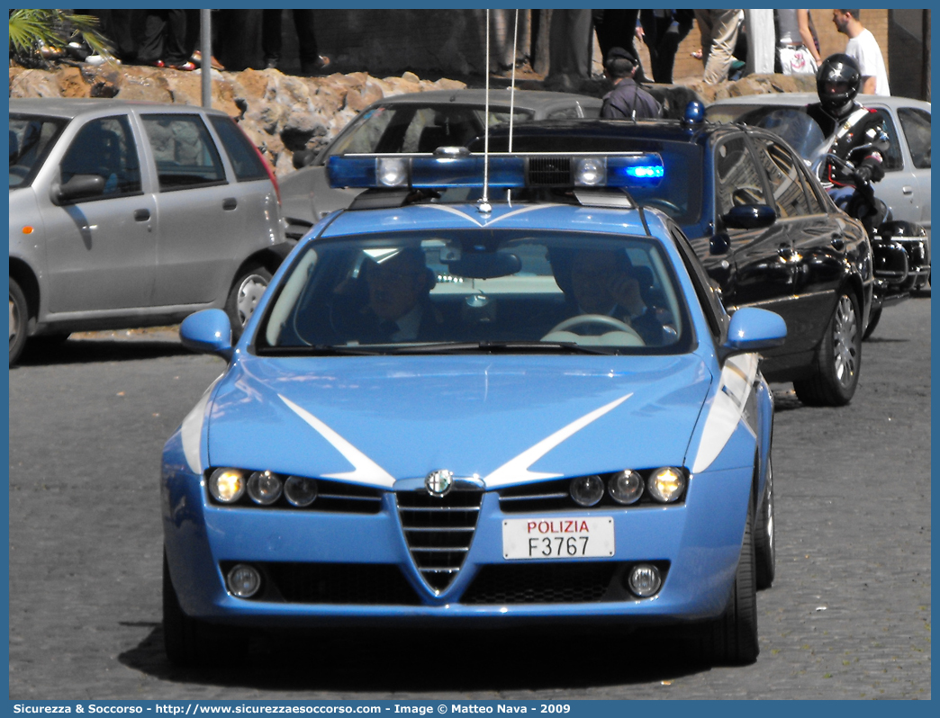 Polizia  F3767
Polizia di Stato
Polizia Stradale
Alfa Romeo 159 Q4
Parole chiave: PS;P.S.;Polizia;di;Stato;Pubblica;Sicurezza;Stradale;Alfa;Romeo;159;Q4;Scorta;Scorte;Quirinale;F3767