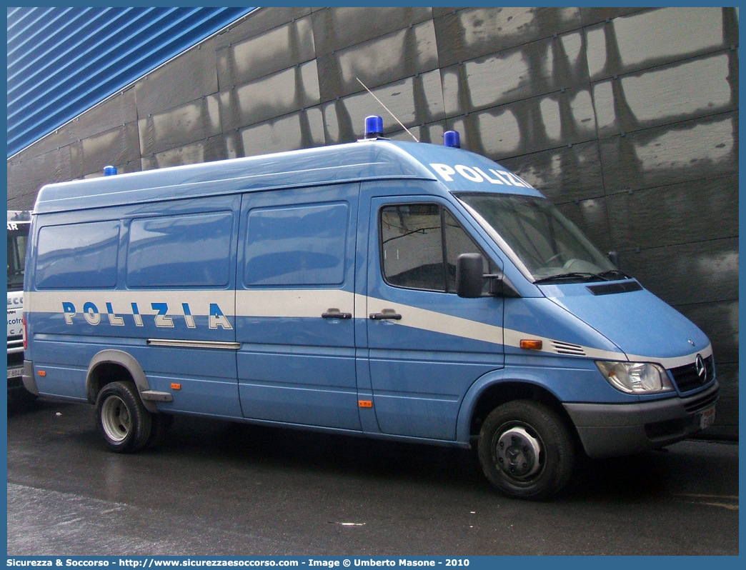 Polizia F4989
Polizia di Stato
Polizia del Mare
Mercedes Benz Sprinter 416 I serie restyling
Parole chiave: PS;P.S.;Polizia;di;Stato;Pubblica;Sicurezza;del;Mare;Mercedes;Benz;Sprinter;Sommozzatori