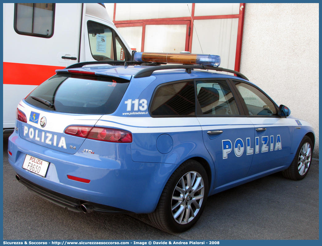 Polizia F8650
Polizia di Stato
Polizia Stradale
Alfa Romeo 159 Sportwagon
Parole chiave: Polizia di Stato;Polizia;PS;Polizia Stradale;Alfa Romeo;159 Sportwagon;F8650